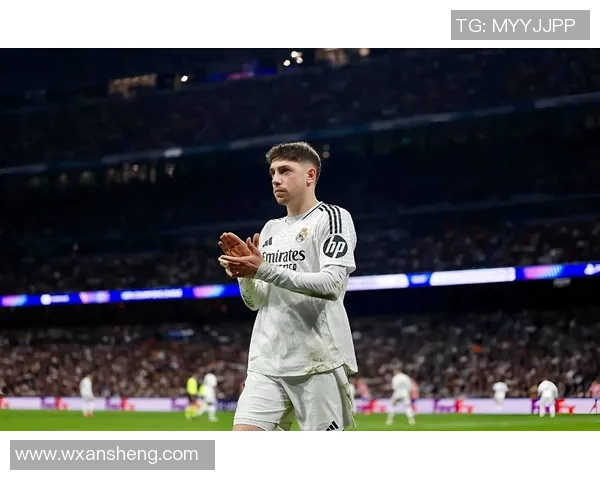 全球足球巨星精美壁纸合集 助你欣赏经典球场瞬间与璀璨球星风采