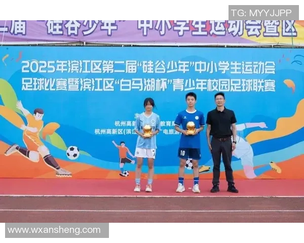 噗噗足球球星燃情绿茵逐梦未来展现无限激情魅力风采