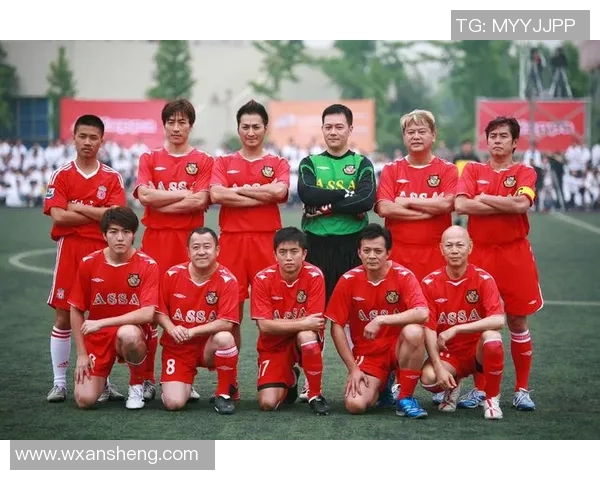 汶川大地震后积极捐款的足球明星们为灾区奉献爱心的故事