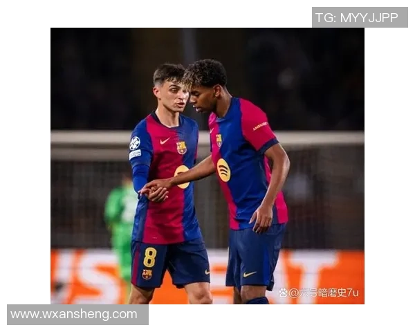 足球巨星真情回应球迷关切展现温暖一面赢得更多掌声