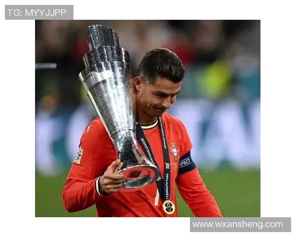 足球球星成语盘点：从梅西过人到C罗破门，球场智慧如何化作成语传世